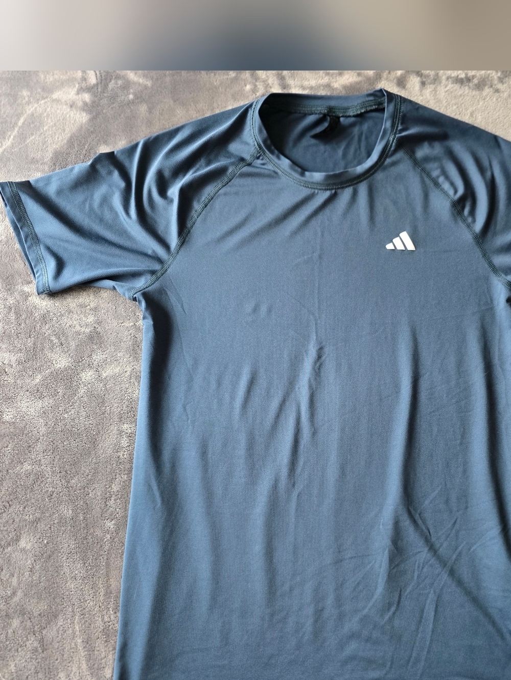 Adidas Raglan Tech Tee Size Small - Picture 2 of 8